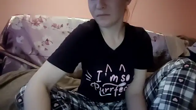  Kitti  online show from 12/17/25, 01:49