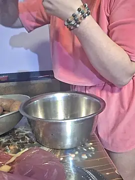  Kitti  online show from 11/18/25, 03:37