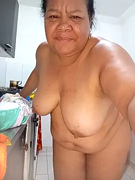 Snapshot of Shanttal0272 chatting on 02/19/26, 01:19 Shanttal0272 online show from 02/19/26, 01:19