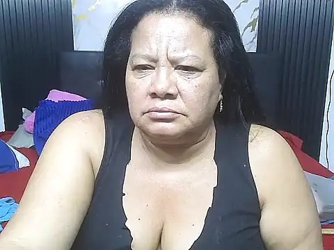 Snapshot of Shanttal0272 chatting on 06/30/26, 03:34 Shanttal0272 online show from 06/30/26, 03:34