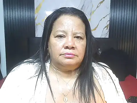 Snapshot of Shanttal0272 chatting on 06/21/26, 01:22 Shanttal0272 online show from 06/21/26, 01:22