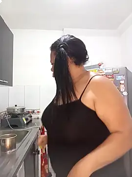 Snapshot of Shanttal0272 chatting on 02/03/26, 01:05 Shanttal0272 online show from 02/03/26, 01:05