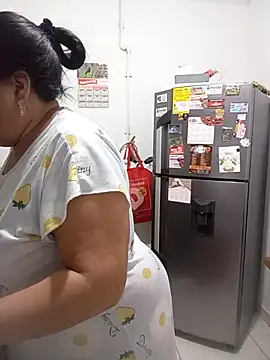 Snapshot of Shanttal0272 chatting on 02/12/26, 02:11 Shanttal0272 online show from 02/12/26, 02:11