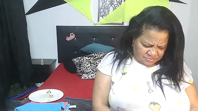 Snapshot of Shanttal0272 chatting on 02/22/26, 01:57 Shanttal0272 online show from 02/22/26, 01:57