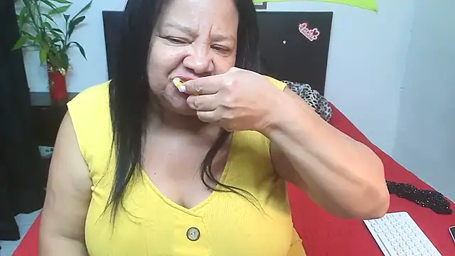 Snapshot of Shanttal0272 chatting on 02/25/26, 05:24 Shanttal0272 online show from 02/25/26, 05:24