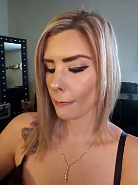 ellieconradxo online show from 09/18/25, 03:59