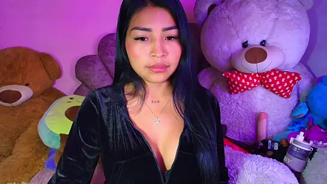Pocahontascute 33 online show from 06/05/26, 02:12