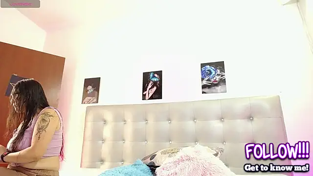 horny-juliette online show from 04/08/26, 03:24