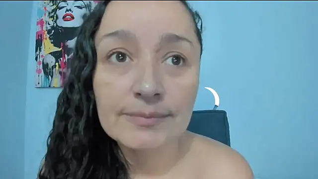 Snapshot of _luna__sweet_ chatting on 05/08/26, 01:42 luna sweet online show from 05/08/26, 01:42
