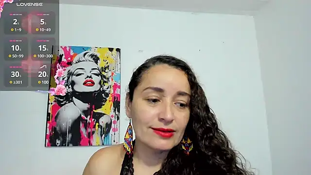 Snapshot of _luna__sweet_ chatting on 03/21/25, 11:45 luna sweet online show from 03/21/25, 11:45