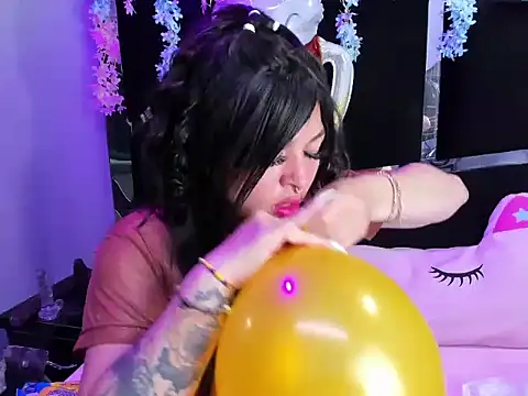 Cocoo Nuth online show from 09/28/25, 03:24