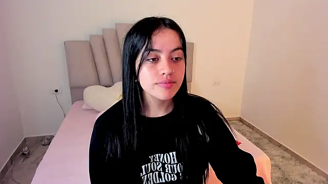 Snapshot of Alli_cooper chatting on 03/10/25, 07:07 Alli cooper online show from 03/10/25, 07:07