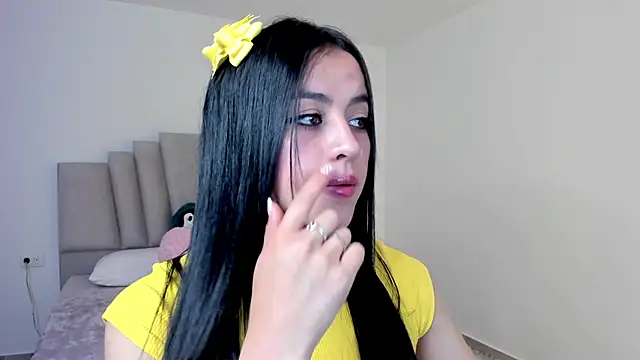 Snapshot of Alli_cooper chatting on 02/26/25, 02:05 Alli cooper online show from 02/26/25, 02:05