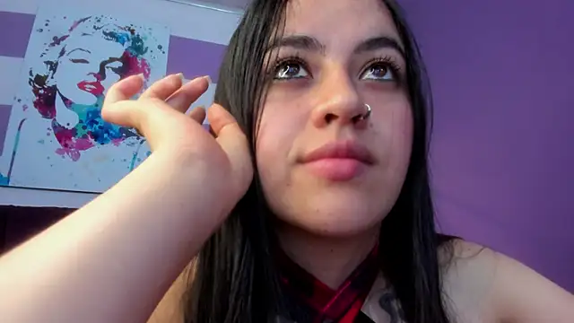 Snapshot of Alli_cooper chatting on 02/17/25, 11:43 Alli cooper online show from 02/17/25, 11:43