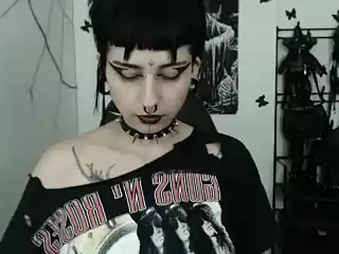 n0sferatus   online show from 10/23/25, 02:32