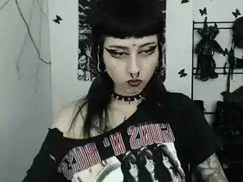 n0sferatus   online show from 09/12/25, 04:23