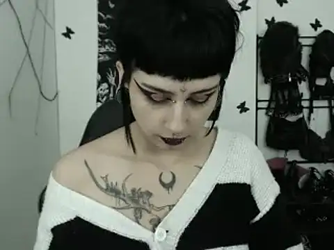 n0sferatus   online show from 12/20/25, 03:42