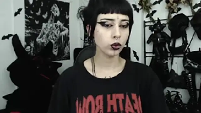 Snapshot of n0sferatus__ chatting on 07/10/26, 03:28 n0sferatus online show from 07/10/26, 03:28