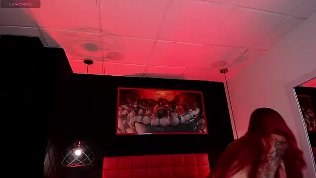 Megan wolf1  online show from 11/27/25, 03:40