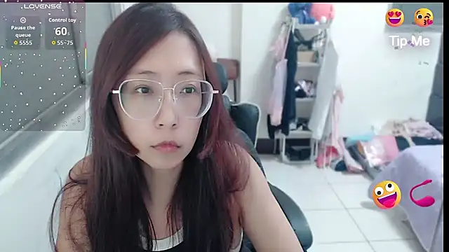 Snapshot of aFanny chatting on 07/11/26, 01:33 aFanny online show from 07/11/26, 01:33