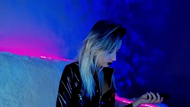 Snapshot of Inner_Light chatting on 12/15/24, 05:10 Inner Light online show from 12/15/24, 05:10