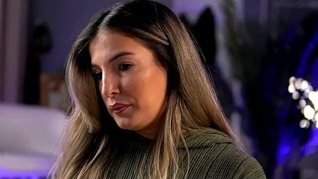 Snapshot of KellyMathews chatting on 11/15/25, 03:10 KellyMathews online show from 11/15/25, 03:10