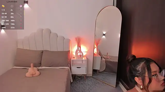 Snapshot of AmberLewis_ chatting on 05/24/26, 11:04 AmberLewis online show from 05/24/26, 11:04