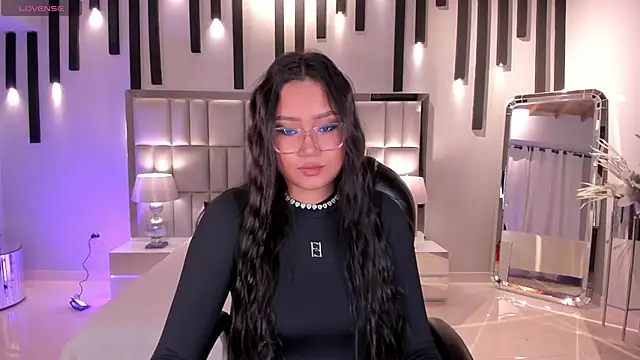 Snapshot of AmberLewis_ chatting on 11/01/25, 03:35 AmberLewis online show from 11/01/25, 03:35