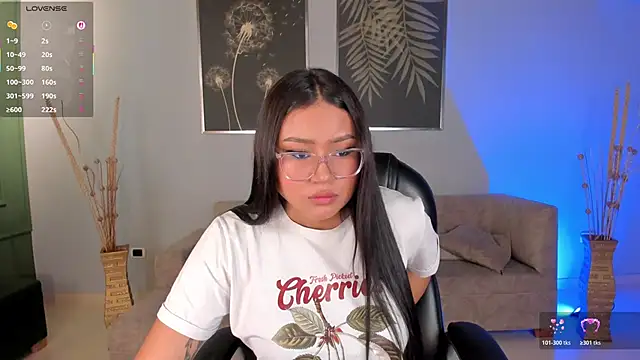 Snapshot of AmberLewis_ chatting on 11/02/25, 11:10 AmberLewis online show from 11/02/25, 11:10