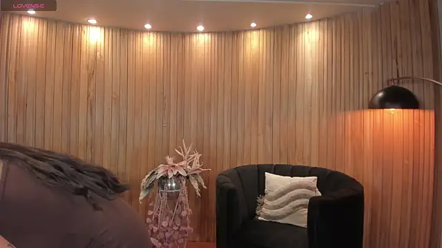 Snapshot of AmberLewis_ chatting on 11/11/25, 03:01 AmberLewis online show from 11/11/25, 03:01