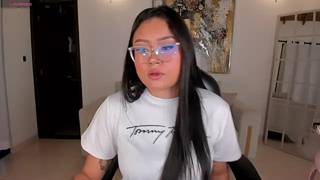 Snapshot of AmberLewis_ chatting on 11/16/25, 10:46 AmberLewis online show from 11/16/25, 10:46