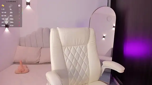 AmberLewis  online show from 04/11/26, 10:46