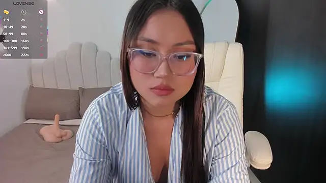 Snapshot of AmberLewis_ chatting on 05/11/26, 01:18 AmberLewis online show from 05/11/26, 01:18