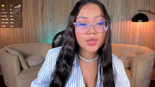 Snapshot of AmberLewis_ chatting on 09/18/25, 02:47 AmberLewis online show from 09/18/25, 02:47