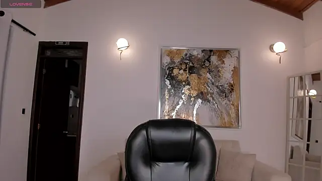 Snapshot of AmberLewis_ chatting on 10/28/25, 03:29 AmberLewis online show from 10/28/25, 03:29