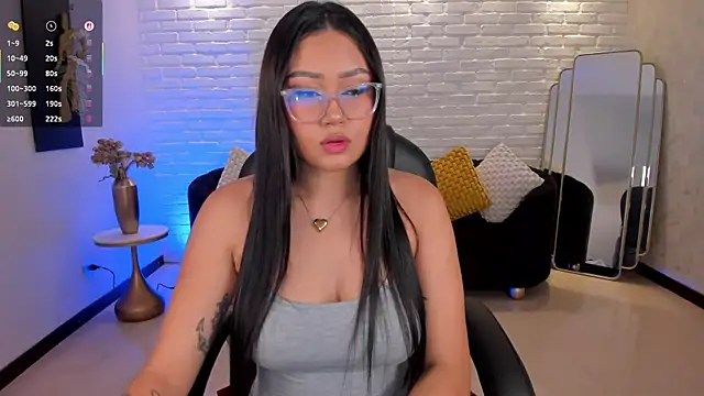 AmberLewis  online show from 10/07/25, 02:34