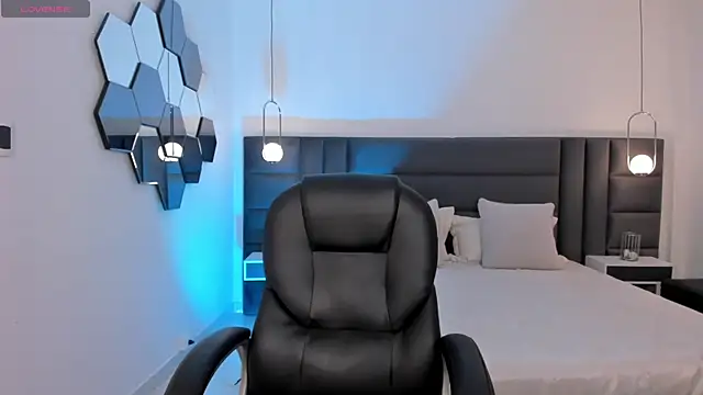 AmberLewis  online show from 10/16/25, 02:53
