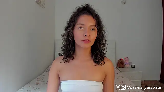 Norma-Jeaane online show from 12/22/25, 06:08