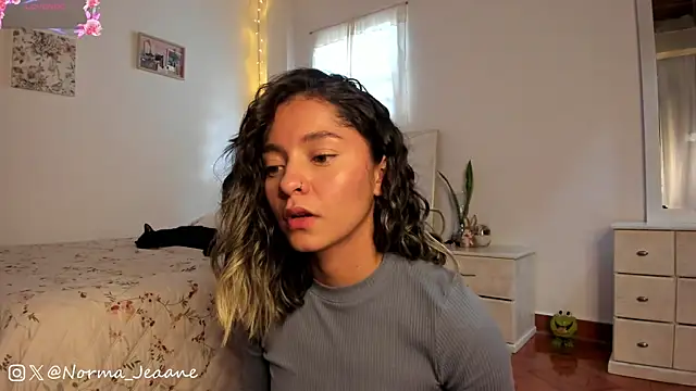 Norma-Jeaane online show from 01/17/25, 07:49