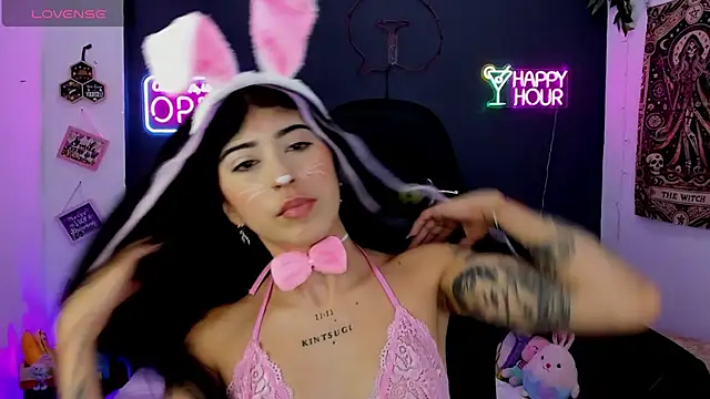 chaymae nah  online show from 04/06/26, 03:13