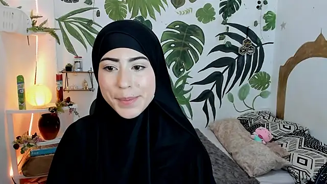 chaymae nah  online show from 10/10/25, 03:18