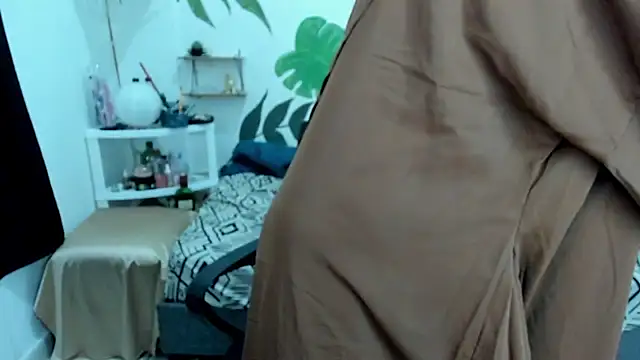 chaymae nah  online show from 12/02/25, 05:20