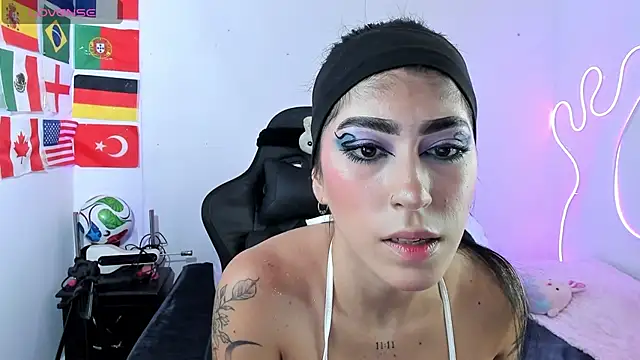 chaymae nah  online show from 06/23/26, 12:52