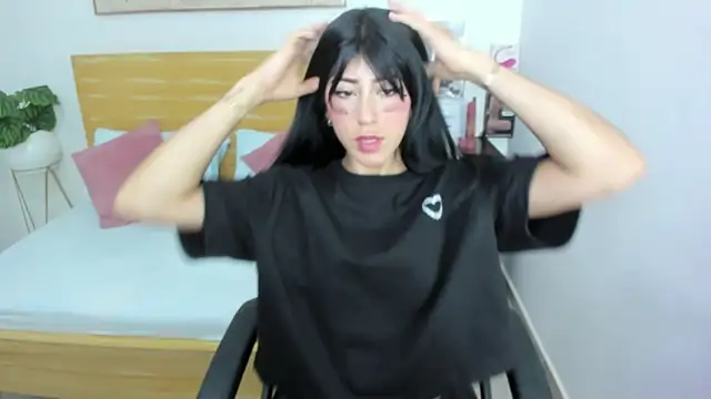 chaymae nah  online show from 02/22/25, 12:51