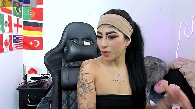 chaymae nah  online show from 07/01/26, 12:49