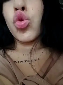 chaymae nah  online show from 09/27/25, 08:15