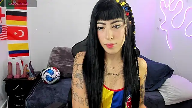 chaymae nah  online show from 07/07/26, 09:07
