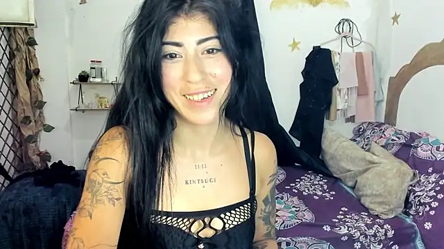 chaymae nah  online show from 09/15/25, 04:02