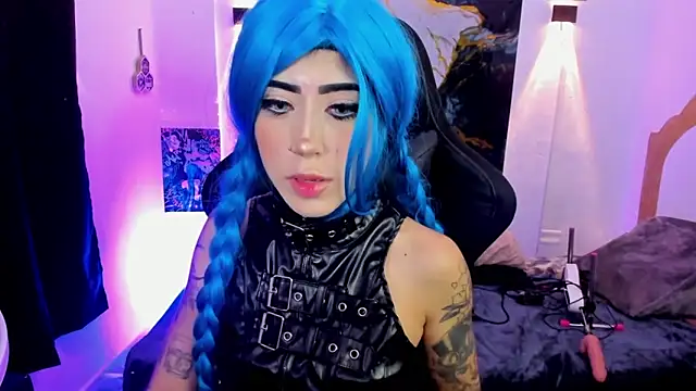 chaymae nah  online show from 03/18/26, 01:24