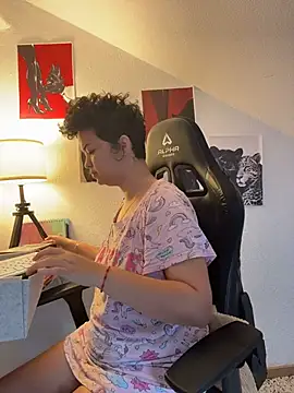 Snapshot of rafamarianoofc chatting on 10/18/25, 09:22 rafamarianoofc online show from 10/18/25, 09:22